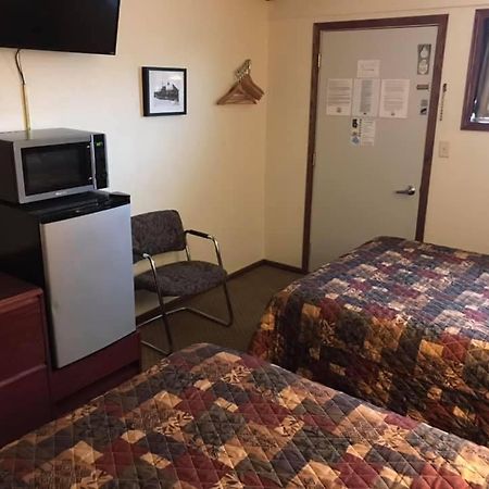 Highland Court Motel Fairmont Extérieur photo