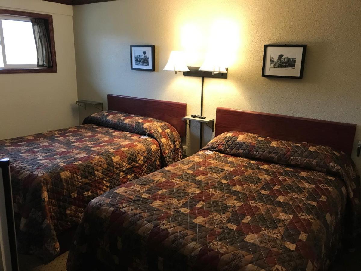 Highland Court Motel Fairmont Extérieur photo