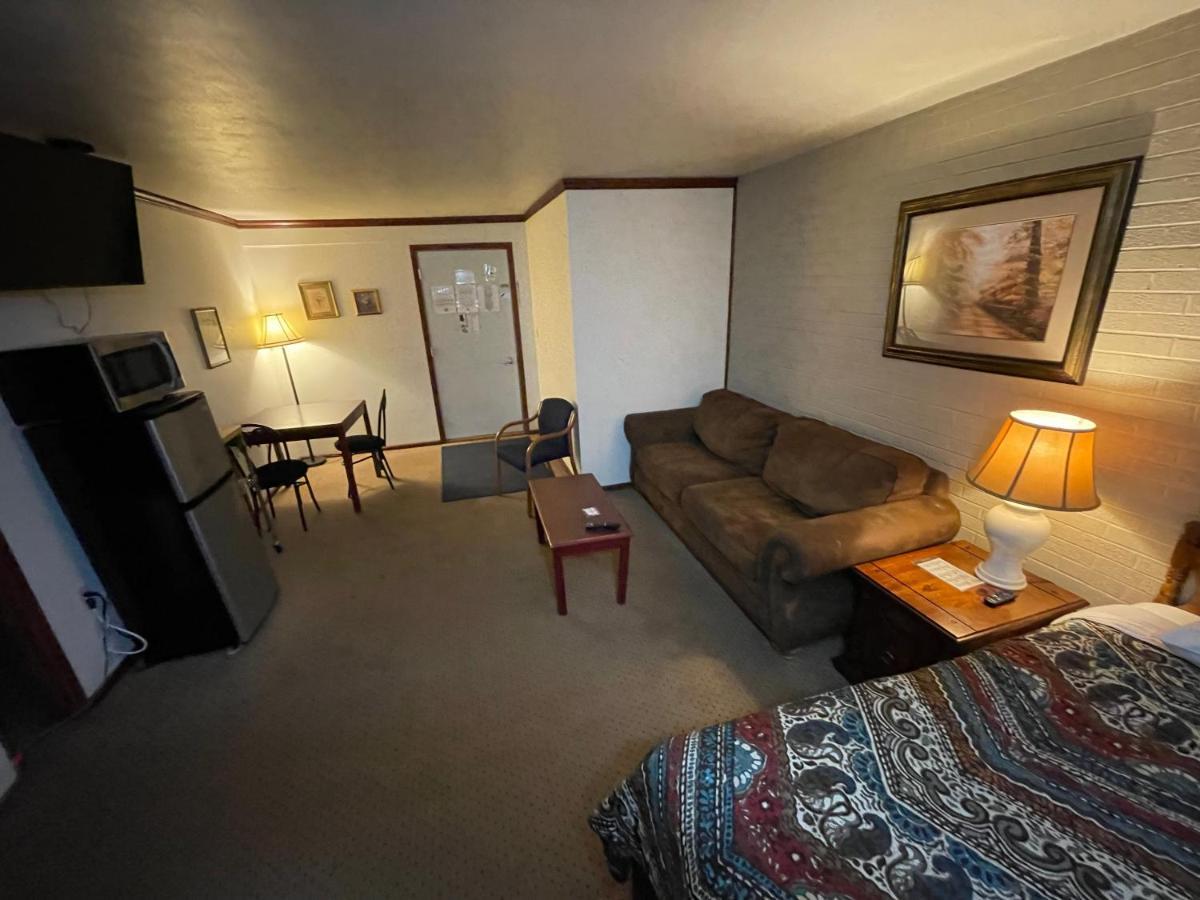 Highland Court Motel Fairmont Extérieur photo
