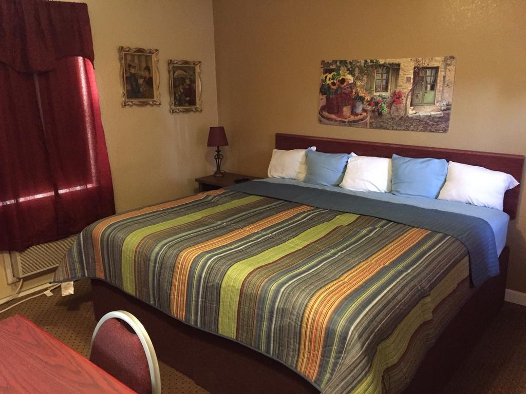 Highland Court Motel Fairmont Extérieur photo